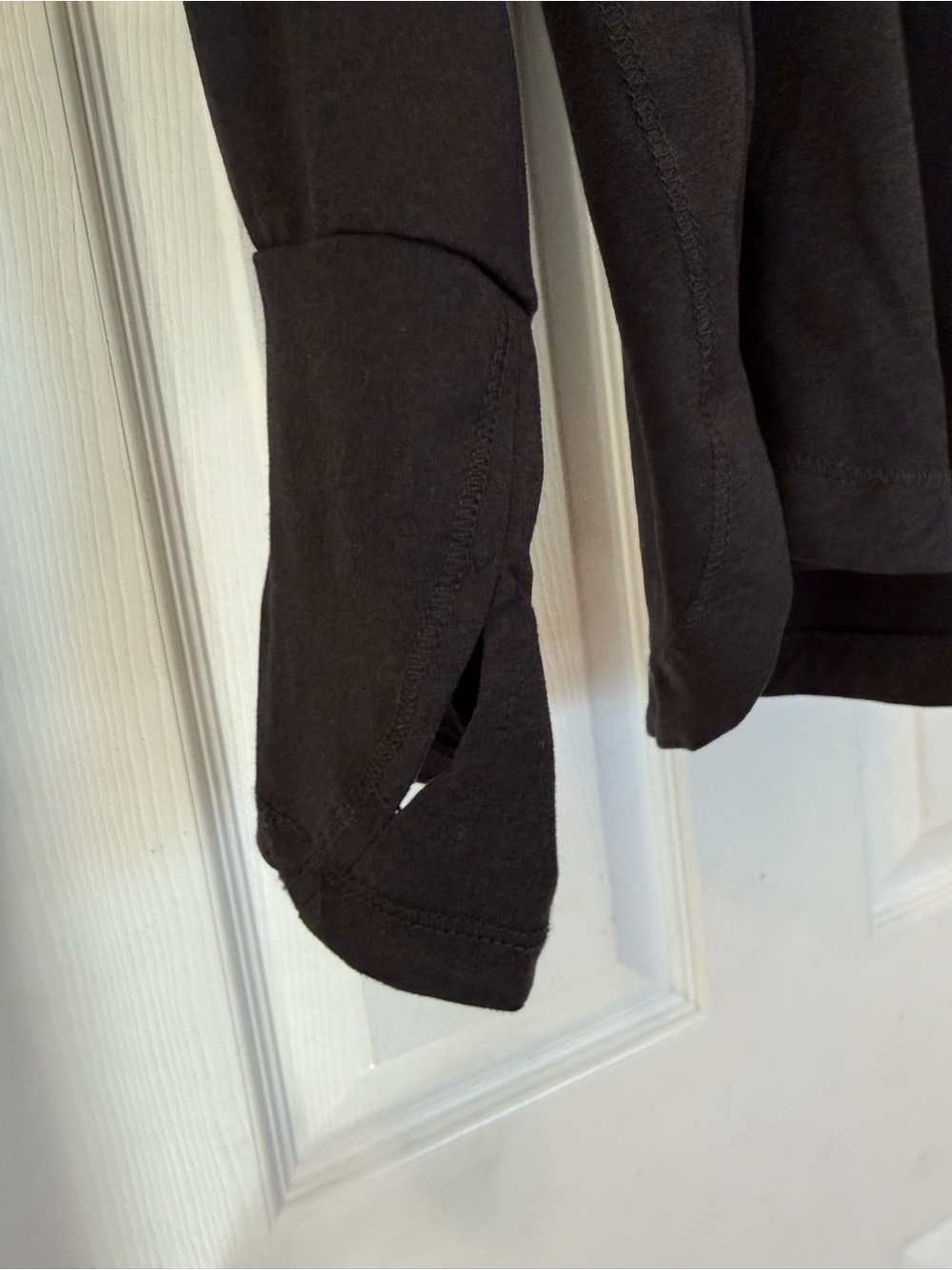 NWOT RBX Black Long Sleeve Crewneck Tee With Thumb Holes - Picture 2 of 2